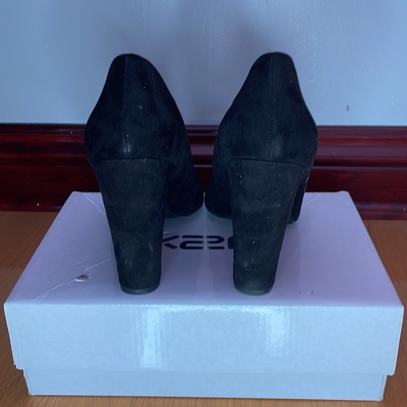 Chunky suede heels! - Picture 3 of 4